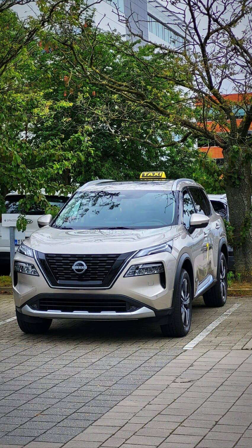 Taxi 7 Nissan X-Trail 2024